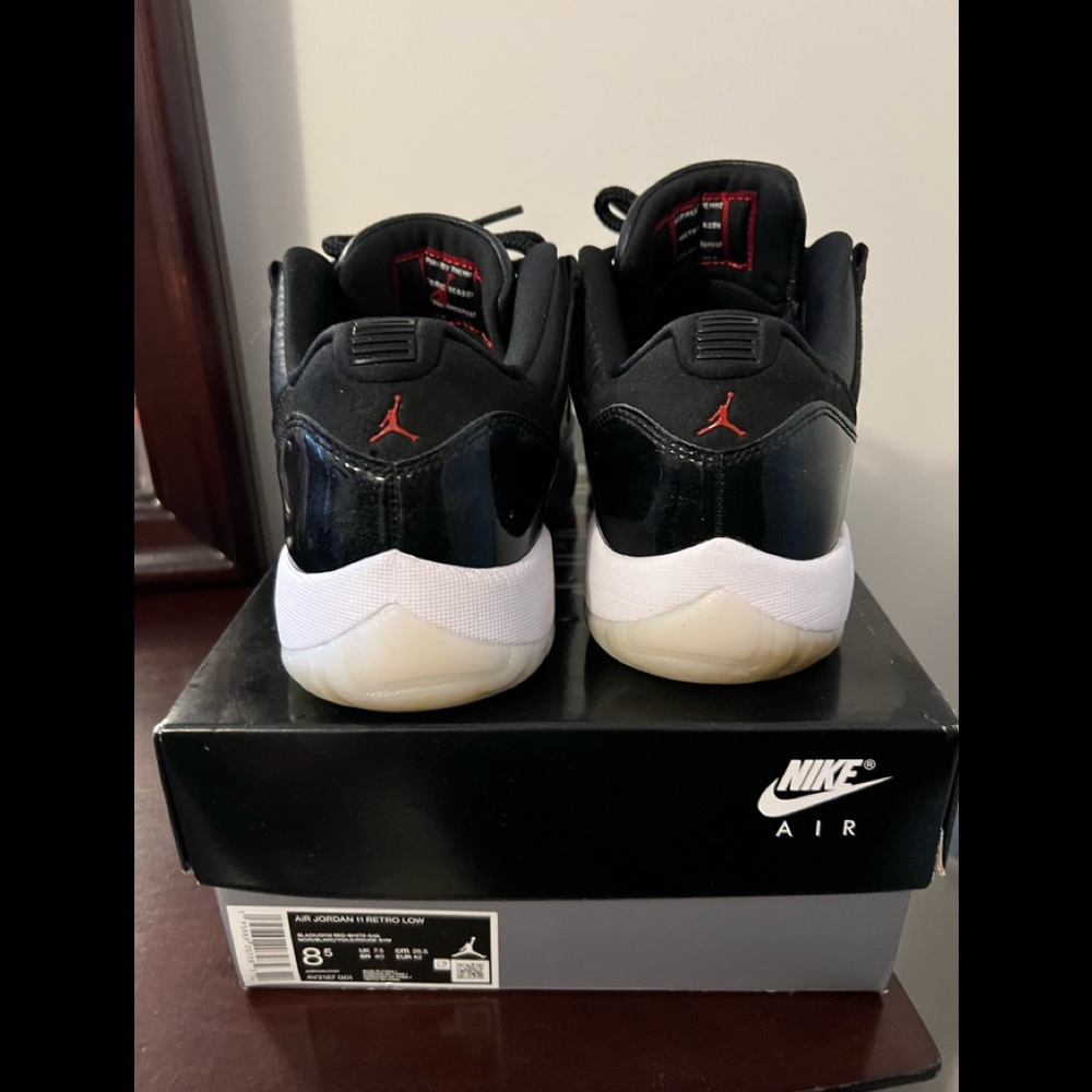 NIKE men Air Jordan 11 retro low / size 8.5 - Picture 5 of 5